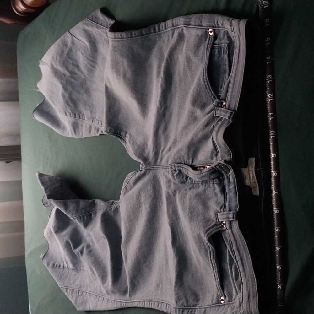 Torrid Festi Super Flare Jeans - Picture 3 of 6